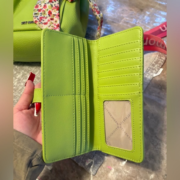Steve Madden wallet - Picture 3 of 3
